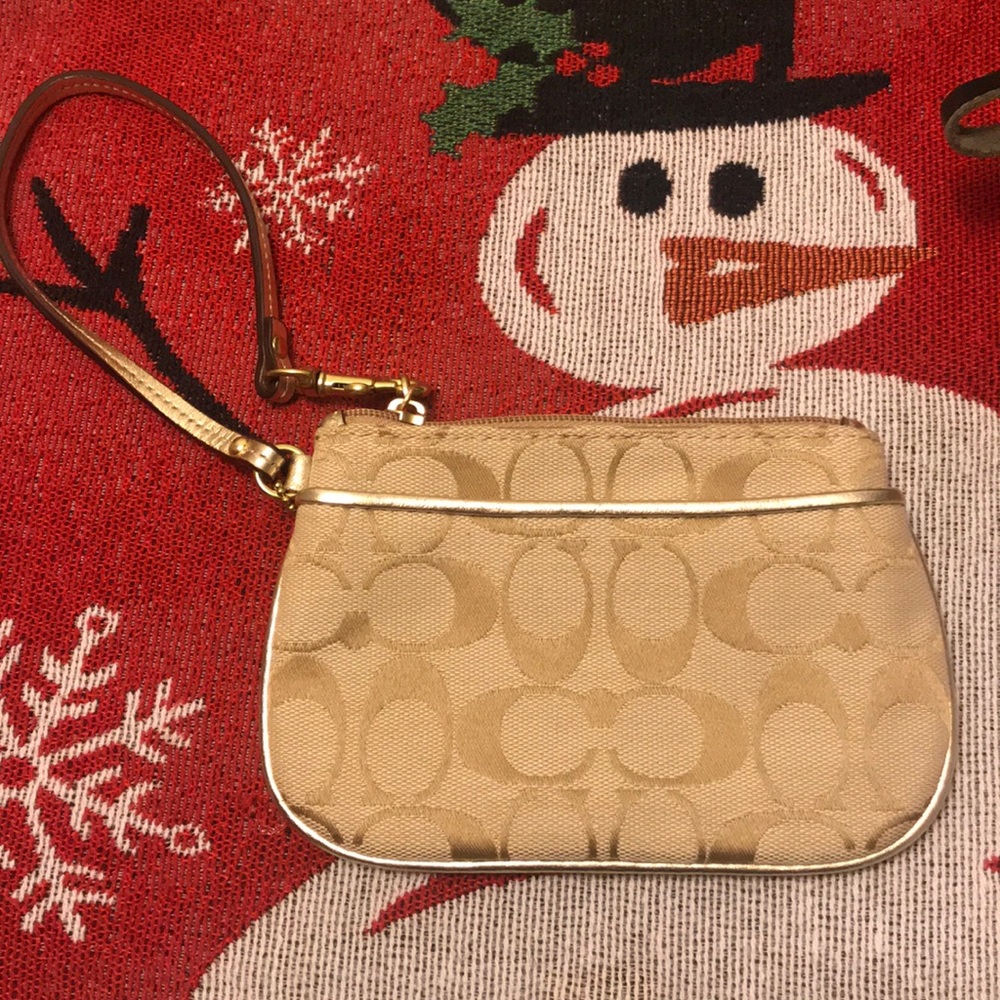 Coach Creme Wristlet